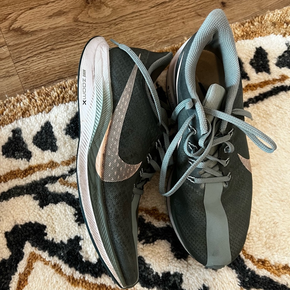 Nike women’s sneakers zoom x Pegasus size 8